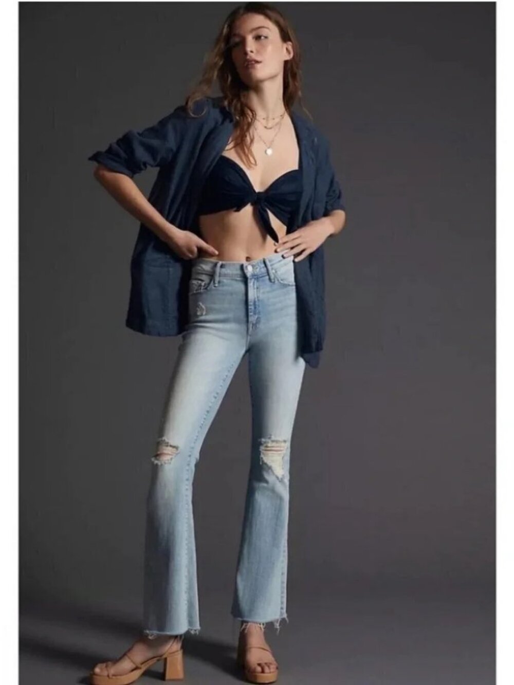 MOTHER The Weekender Fray Jeans Action Shot Wash Flare Raw Hem Denim 28